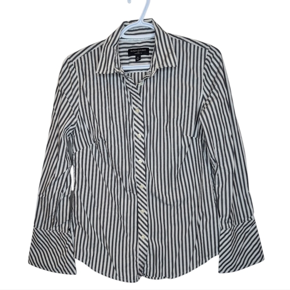 Banana Republic Black & White Striped Button Down Tailored Fit Flare Wrist Sz 6 - Picture 1 of 8